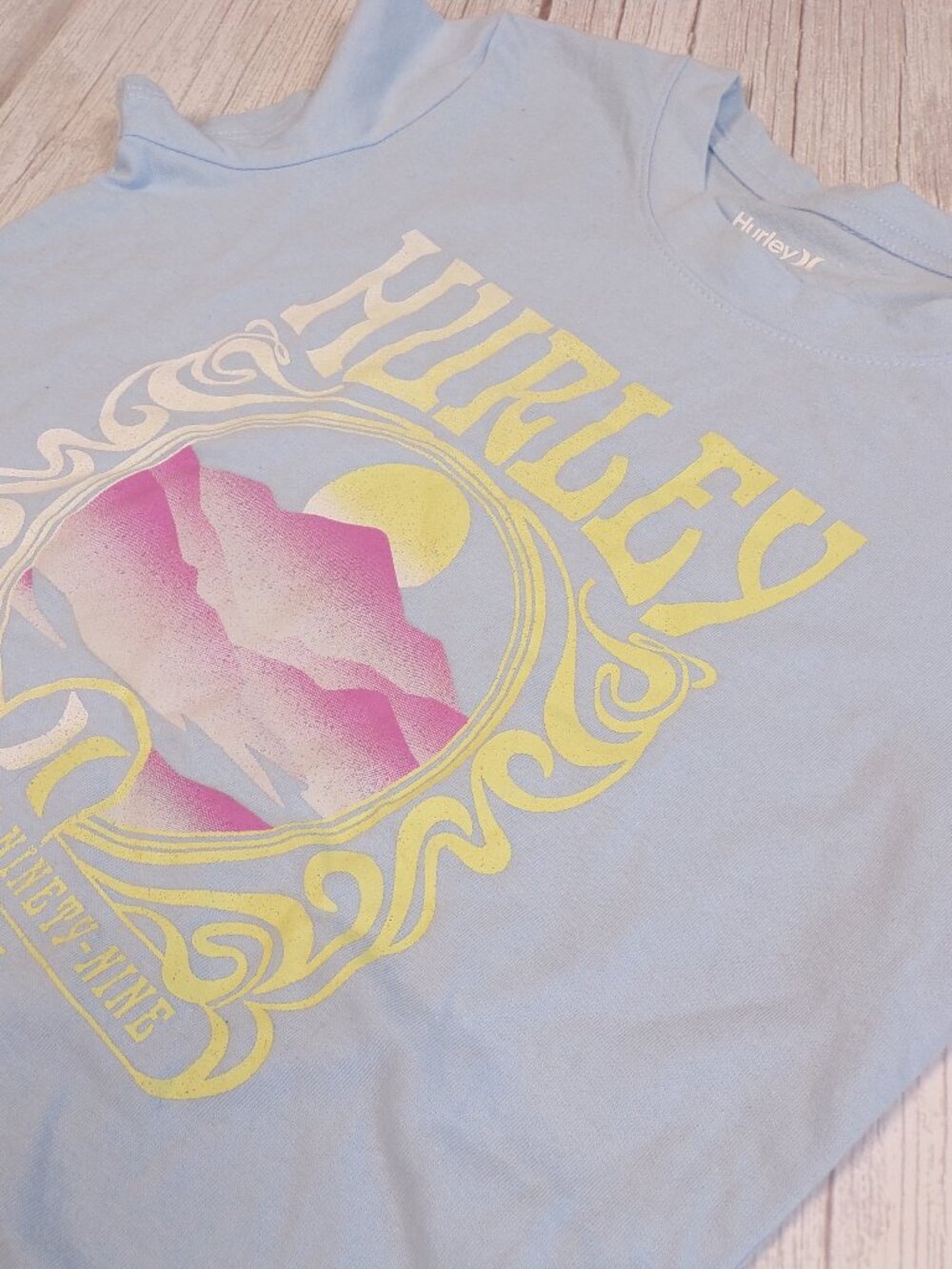 Like New Hurley Girls' Sunshine 99 Tee, M (10/12)